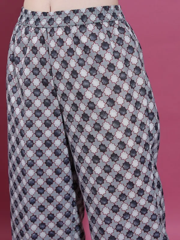  Ketch Women Grey Kurta Sets