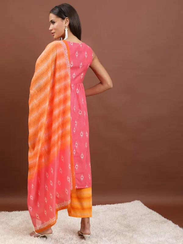 Women Kurta With Trousers & Dupatta