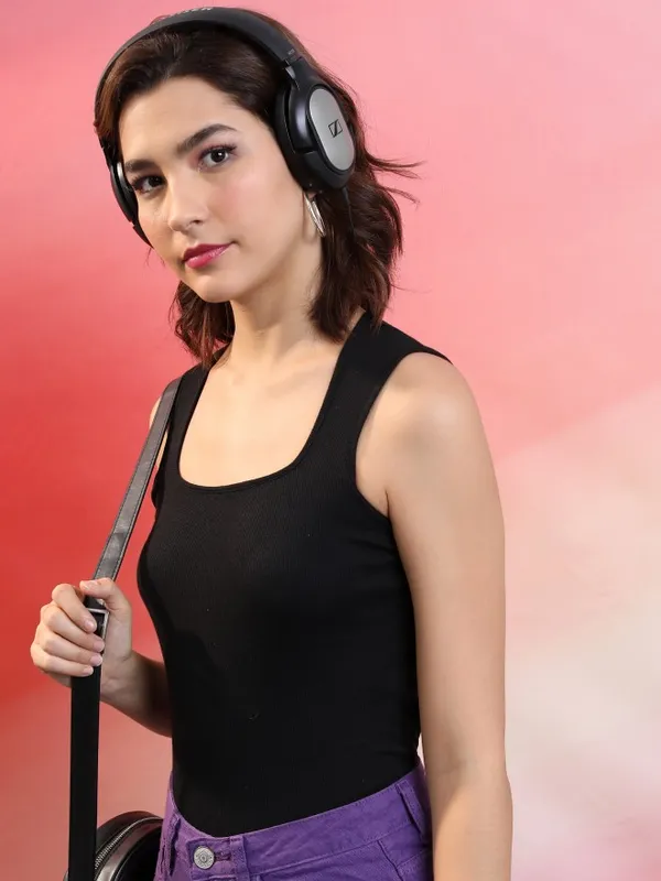  Tokyo Talkies Women Black Solid Tank Tops