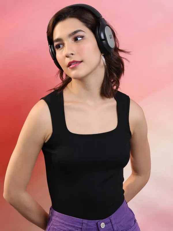  Tokyo Talkies Women Black Solid Tank Tops