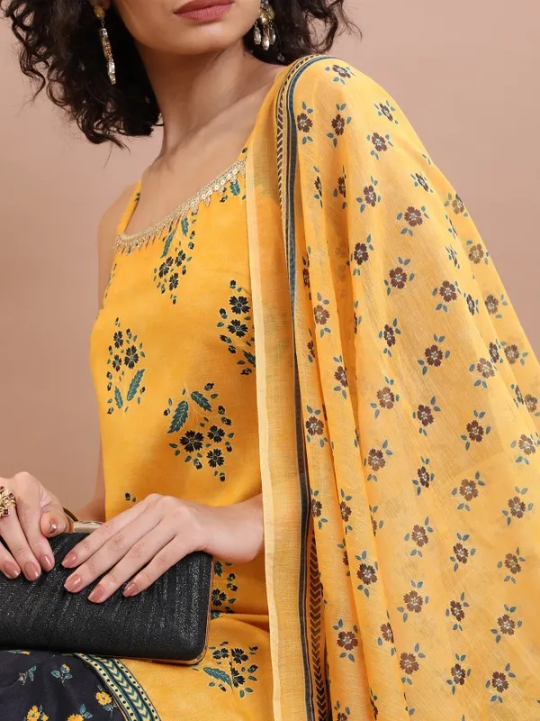  Ketch Women Mustard Kurta Sets