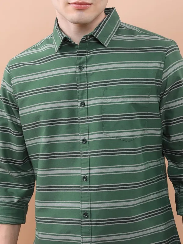  Highlander Men Green Striped Slim Fit Casual Shirts
