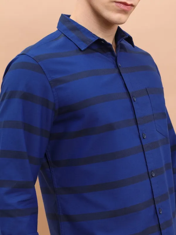  Highlander Men Navy Blue Striped Slim Fit Casual Shirts