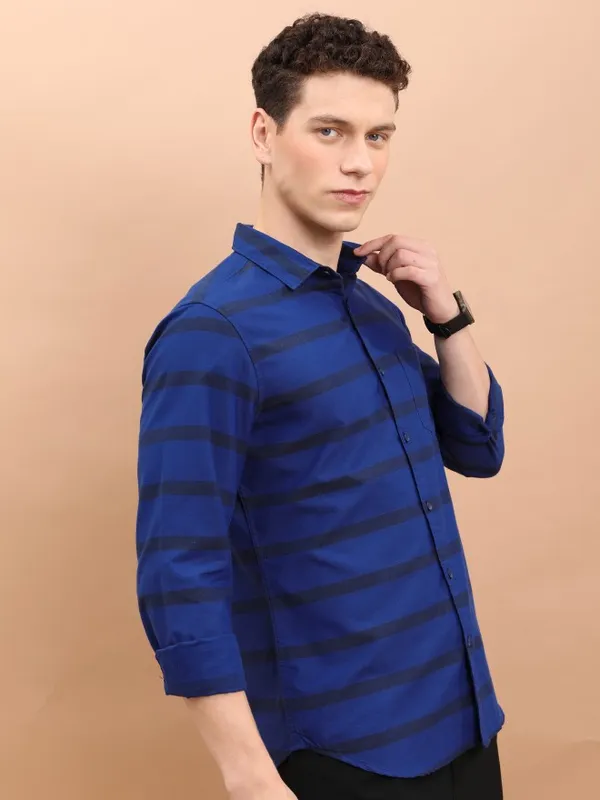  Highlander Men Navy Blue Striped Slim Fit Casual Shirts