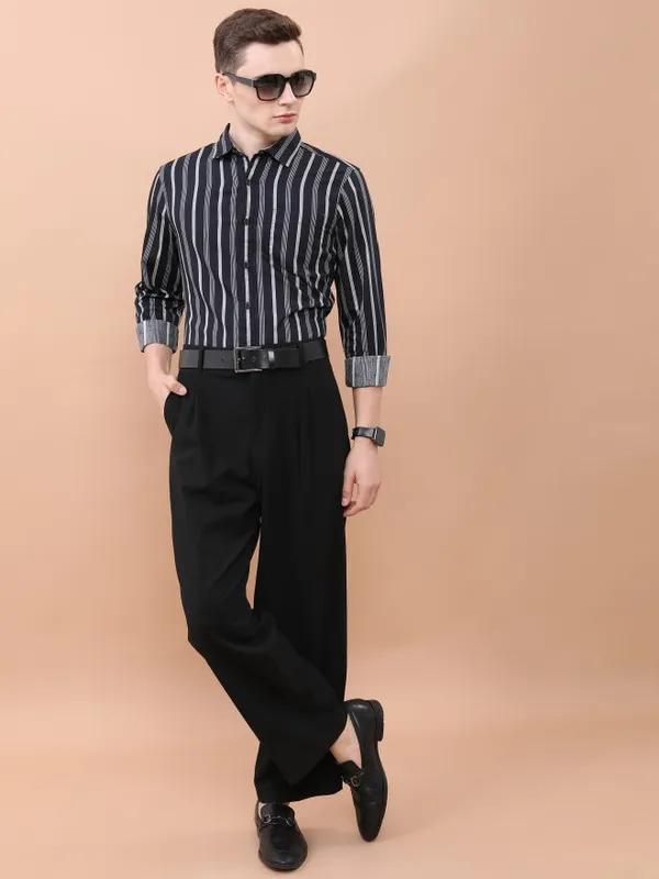  Highlander Men Black Striped Slim Fit Casual Shirts