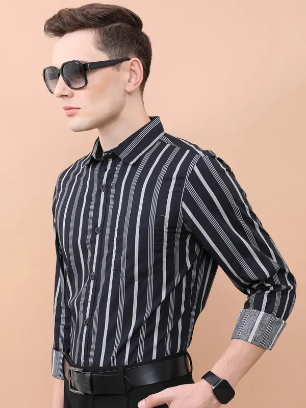 Highlander Men Black Striped Slim Fit Casual Shirts