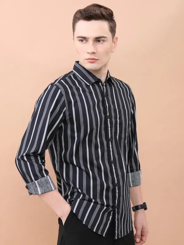  Highlander Men Black Striped Slim Fit Casual Shirts