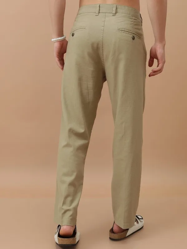  Highlander Men Olive Regular Fit Solid Casual Trousers