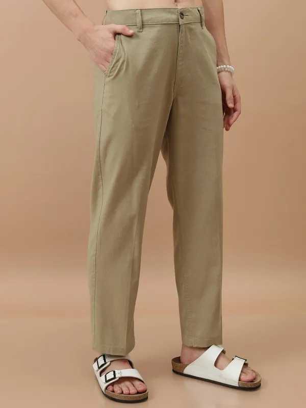  Highlander Men Olive Regular Fit Solid Casual Trousers
