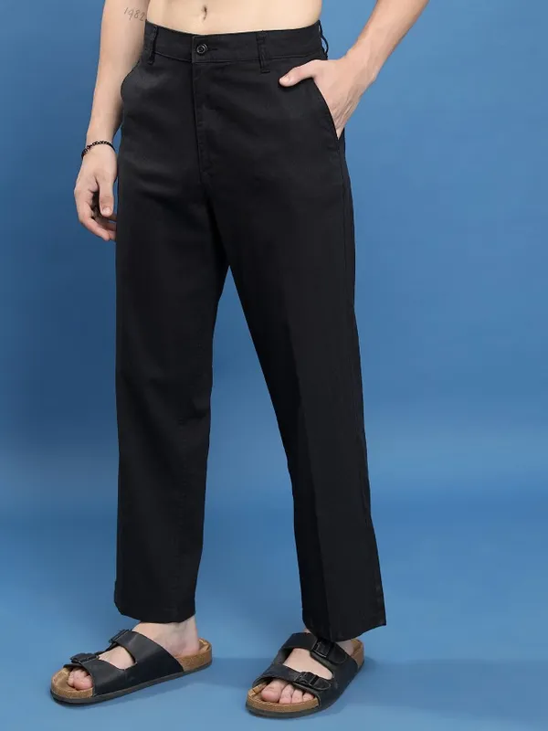  Highlander Men Black Regular Fit Solid Casual Trousers