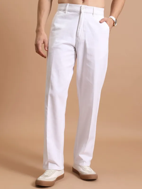  Highlander Men White Regular Fit Solid Casual Trousers