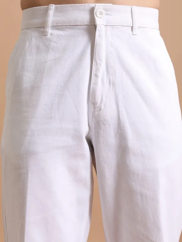  Highlander Men White Regular Fit Solid Casual Trousers