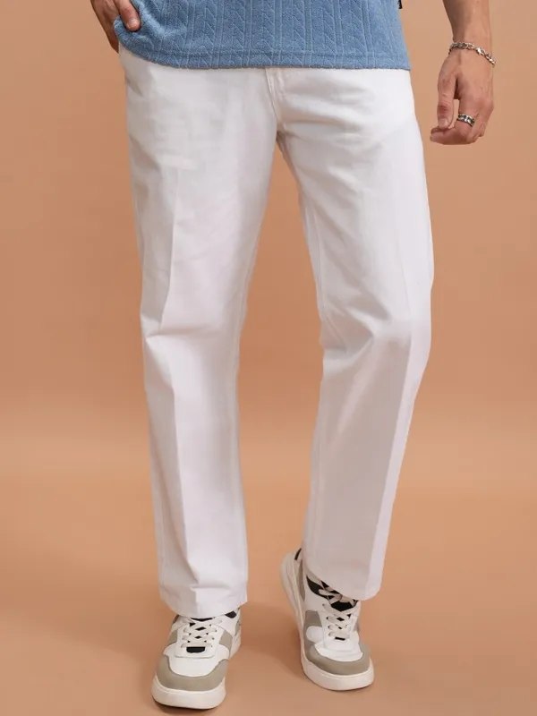  Highlander Men White Regular Fit Solid Casual Trousers