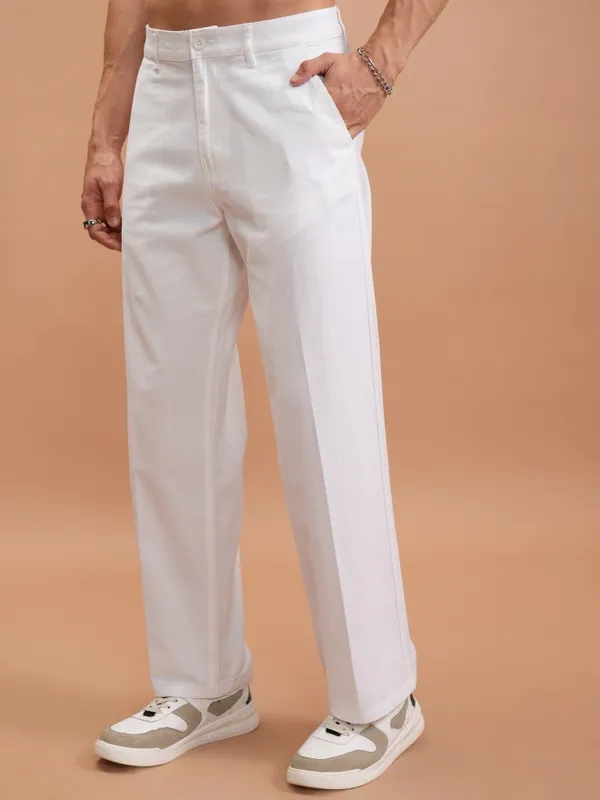  Highlander Men White Regular Fit Solid Casual Trousers