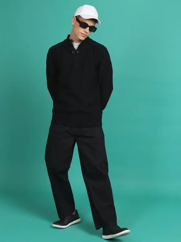  Highlander Men Black Loose Fit Solid Casual Trousers