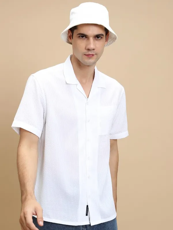  Highlander Men White Solid Regular Fit Casual Shirts