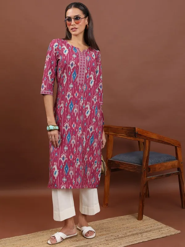  Vishudh Women Magenta Printed Straight Kurtas