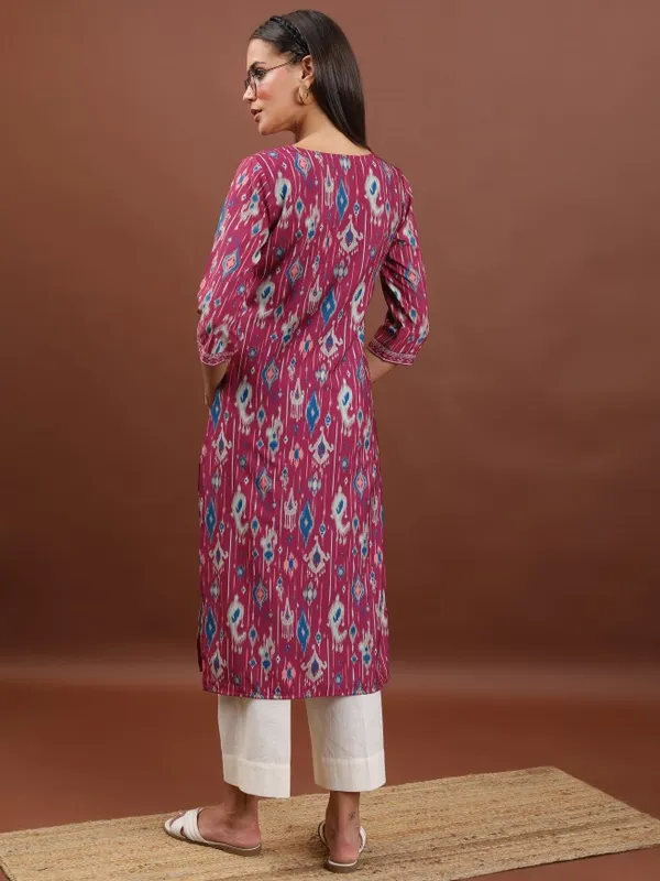  Vishudh Women Magenta Printed Straight Kurtas