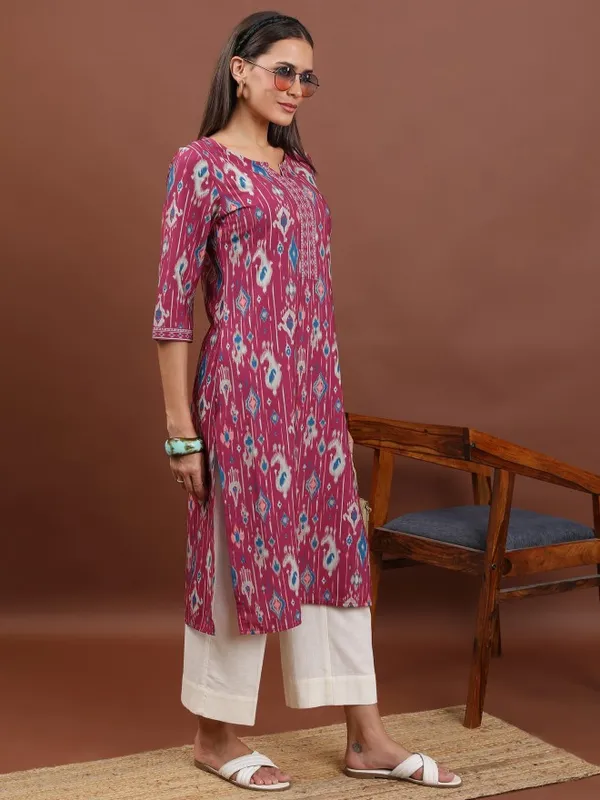  Vishudh Women Magenta Printed Straight Kurtas