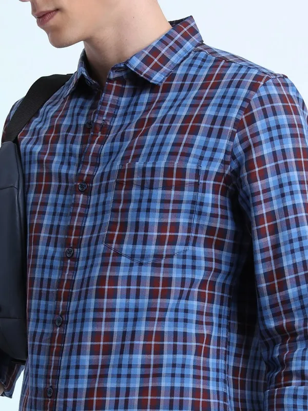  Highlander Men Navy Blue Checked Slim Fit Casual Shirts