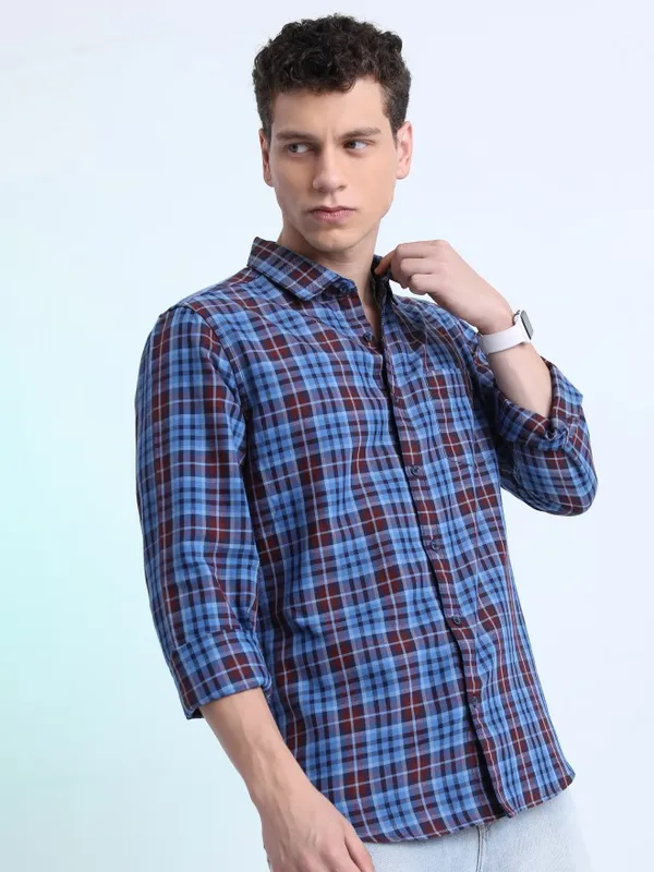  Highlander Men Navy Blue Checked Slim Fit Casual Shirts