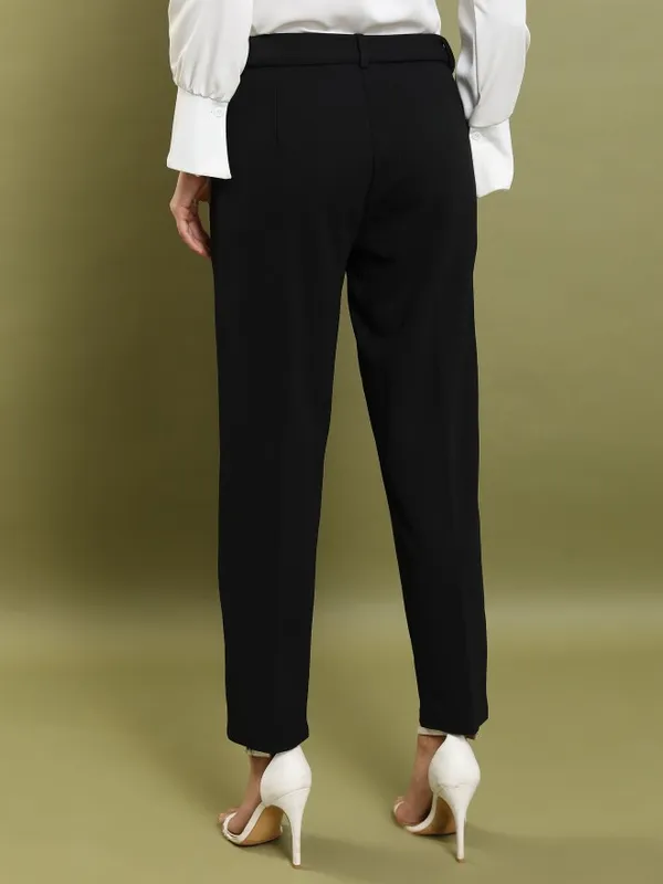  Tokyo Talkies Women Black Solid Regular Fit Casual Trousers