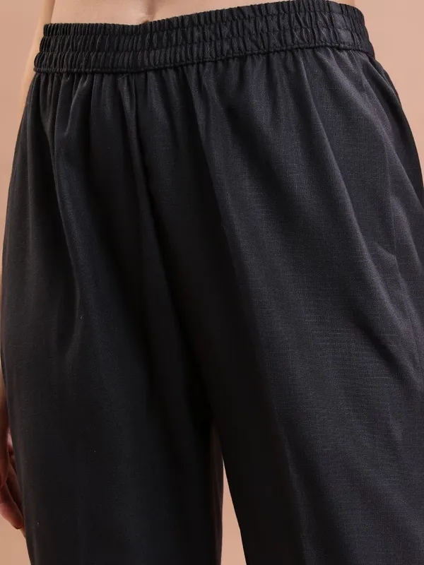 Vishudh Women Black Kurta With Trouser