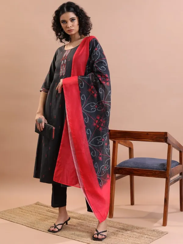  Vishudh Women Black Printed Kurta Sets