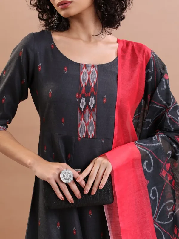  Vishudh Women Black Printed Kurta Sets