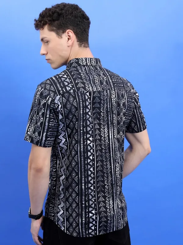  Highlander Men Black Printed Slim Fit Casual Shirts