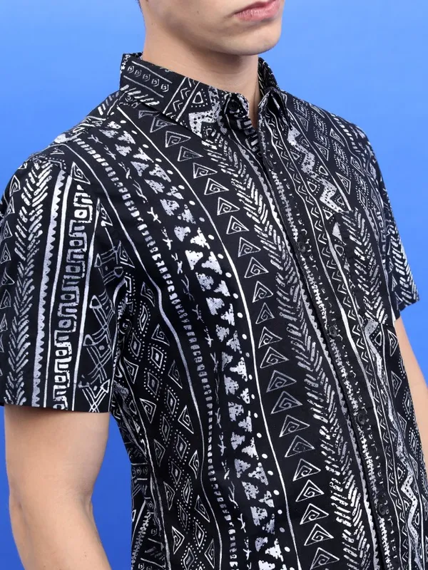  Highlander Men Black Printed Slim Fit Casual Shirts