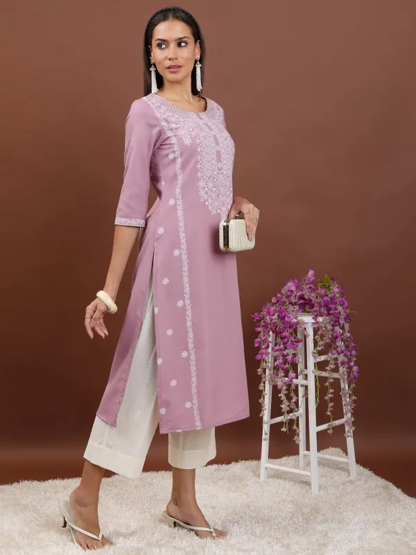 Ketch Women Mauve Printed Straight Kurtas