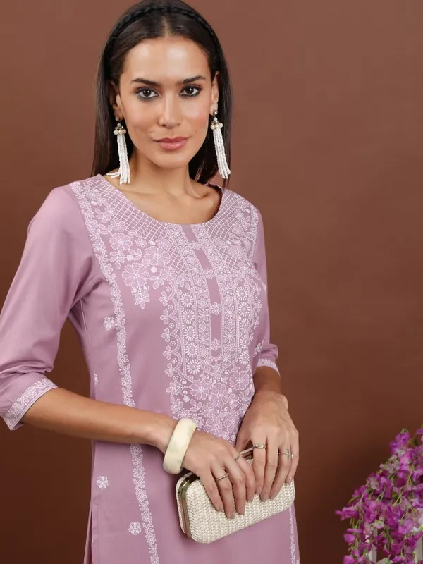  Ketch Women Mauve Printed Straight Kurtas