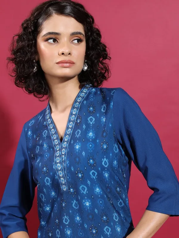 Vishudh Women Blue Printed Straight Kurta