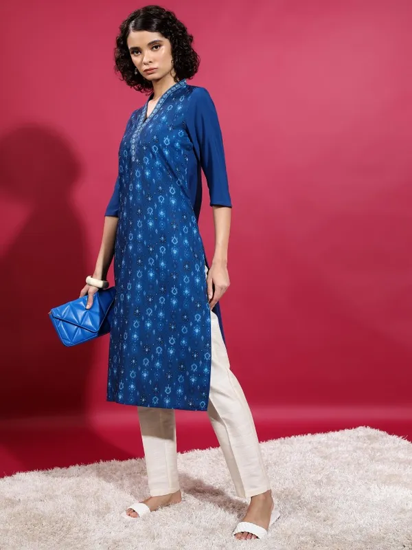 Vishudh Women Blue Printed Straight Kurta