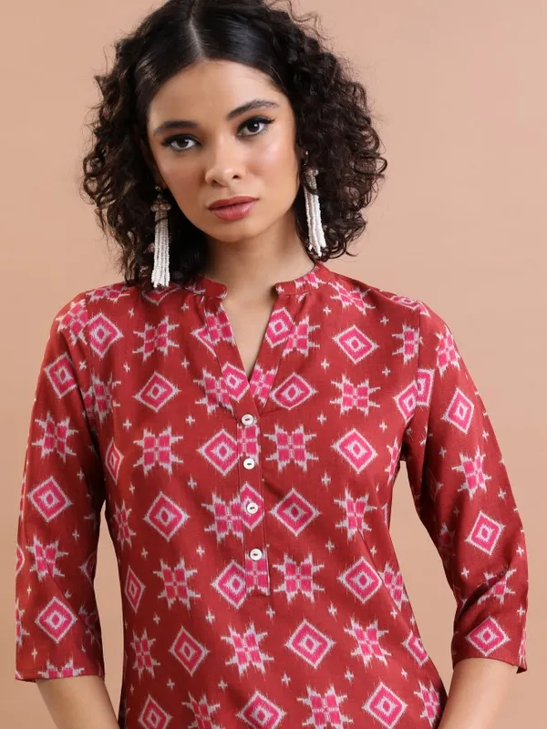  Vishudh  Women Terracotta Printed Straight Kurtas