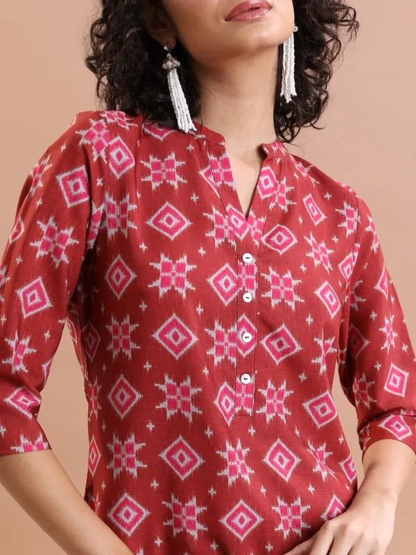  Vishudh  Women Terracotta Printed Straight Kurtas