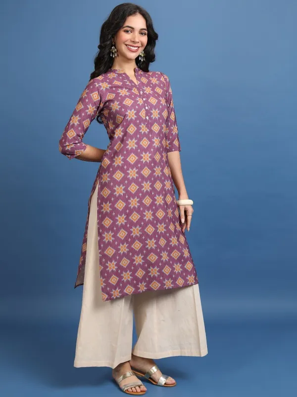  Vishudh Women Burgundy Printed Straight Kurtas