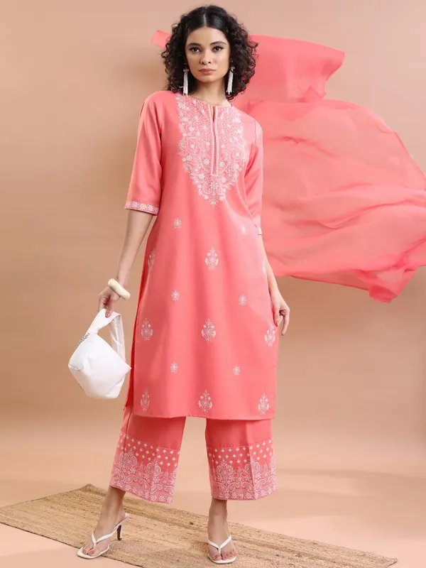  Ketch Women Coral Kurta Sets