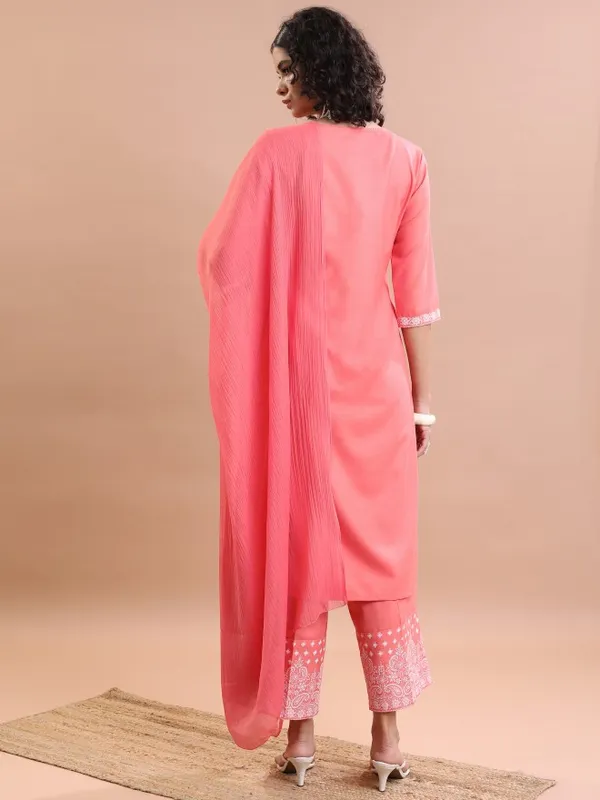  Ketch Women Coral Kurta Sets