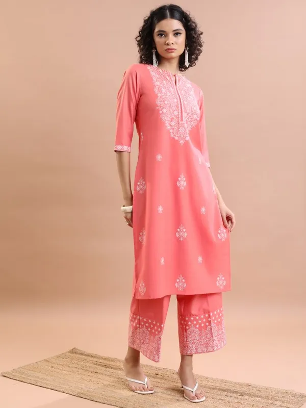  Ketch Women Coral Kurta Sets