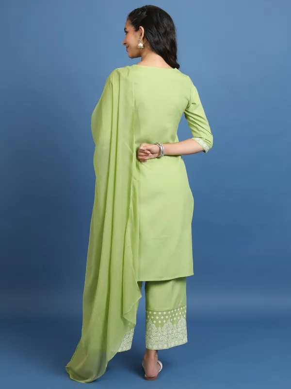 Women Kurta With Palazzos & Dupatta