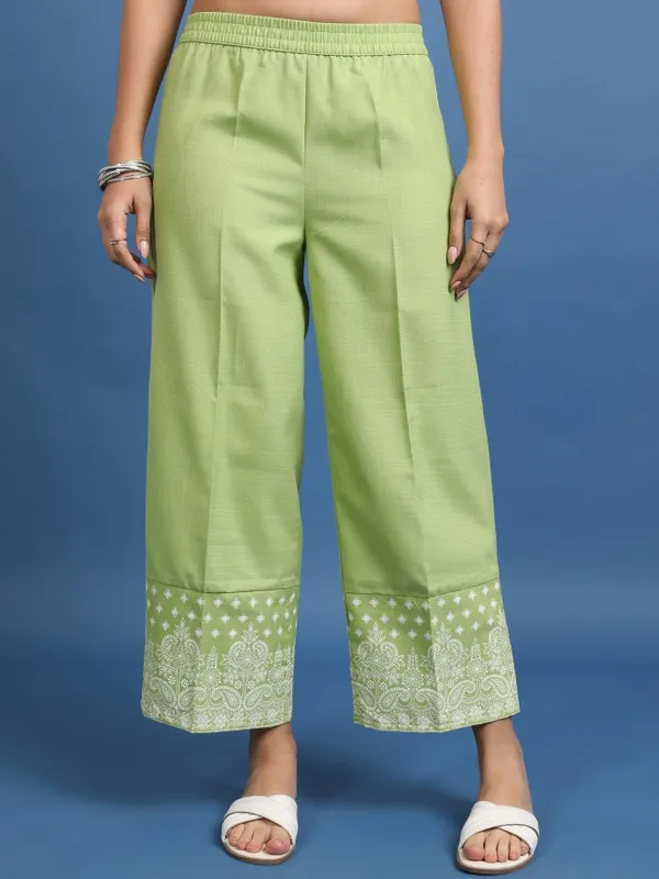 Women Kurta With Palazzos & Dupatta