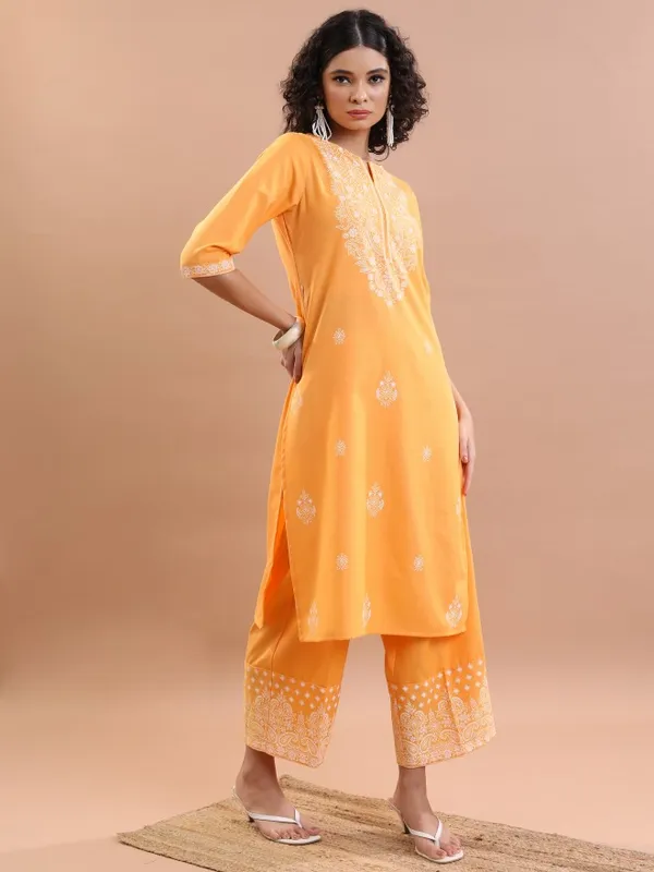 Ketch Women Coral Kurta Sets