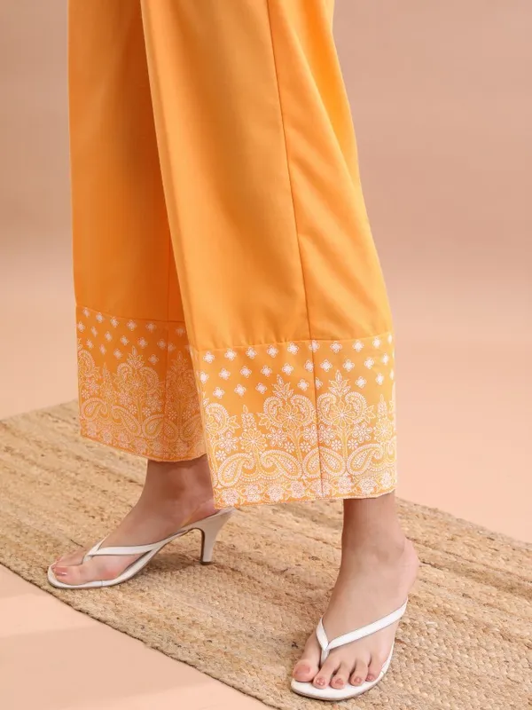  Ketch Women Coral Kurta Sets