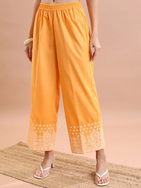  Ketch Women Coral Kurta Sets