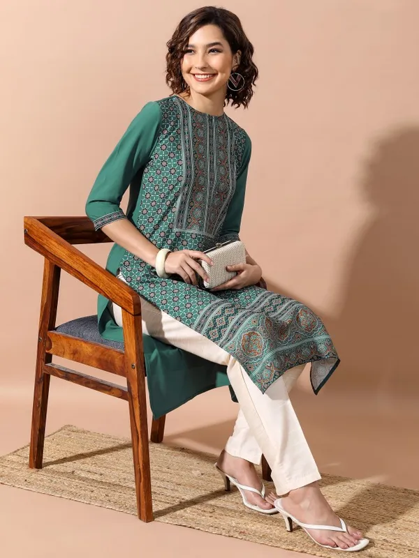 Vishudh  Women Green Printed Straight Kurtas