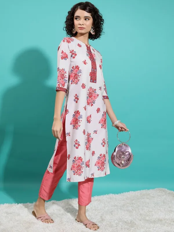  Ketch Women Beige Printed Straight Kurtas