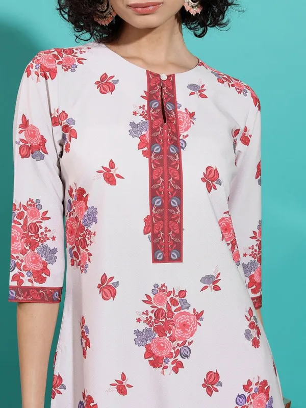  Ketch Women Beige Printed Straight Kurtas