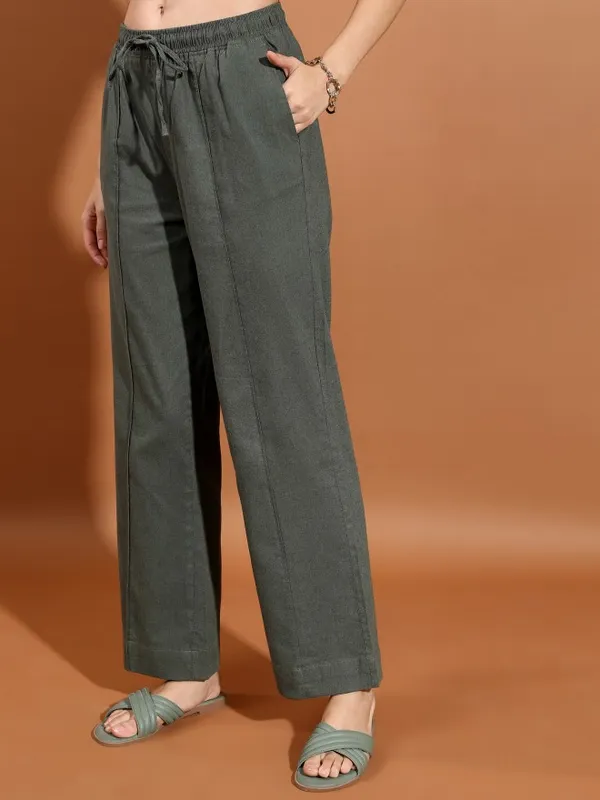  Tokyo Talkies Women Olive Solid Flared Casual Trousers